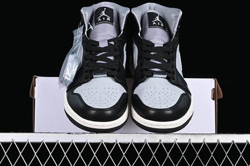 All categories Air Jordan Jordan series basketball shoes Air Jordan 1 Mid Air Jordan 1 Mid SE "Black Chrome" AJ1 Joe 1 Smoked Panda mid-top basketball shoes FB9892-002